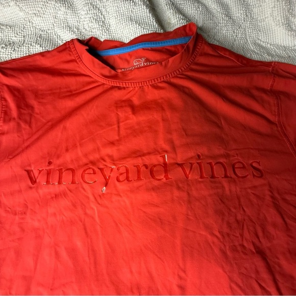 Vineyard Vines Men's Red Shirt Medium Red on Red Spellout - Picture 2 of 4
